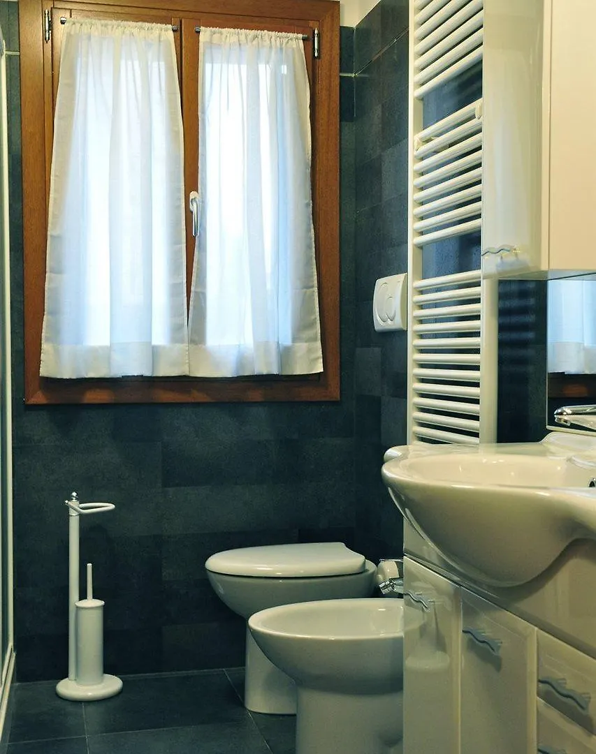 Apartment Appartamenti Commercio Venice